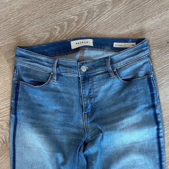 PacSun Light Wash Raw Hem Ankle Jeggings 26 Skinny Stretch - Picture 2 of 8